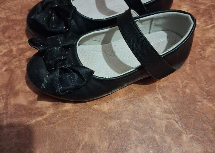 Grajewo ogłoszenia: Sprzedam pantofelki rozmiar 28 zaniżana rozmiar .