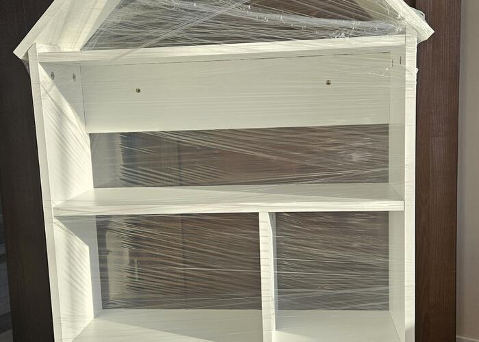 Grajewo ogłoszenia: Sprzedam NOWĄ półkę, komodę w kolorze białym.